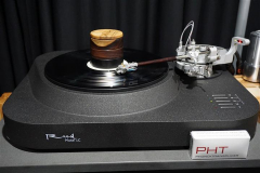 Reed Muse 1C Turntable with Reed 5T Tonearm