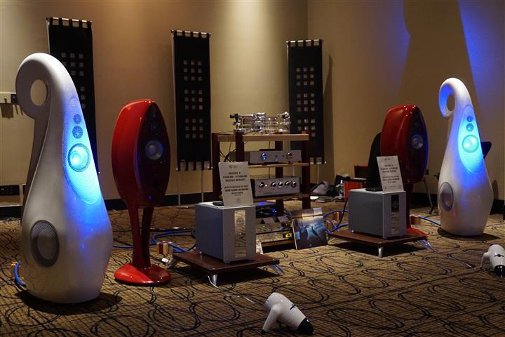 Vivid Audio with Accustic Arts, Acoustic Solid, Synergistic Research & Cardas